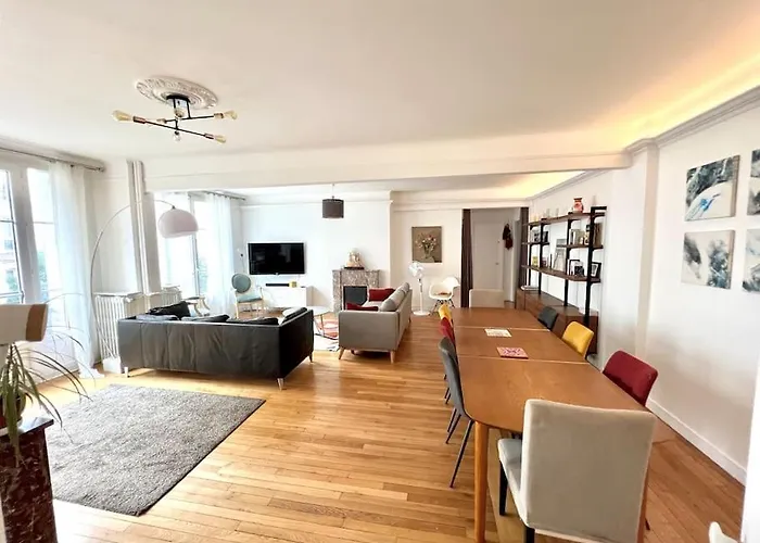 Grand Appartement Dans Paris 8 Couchages